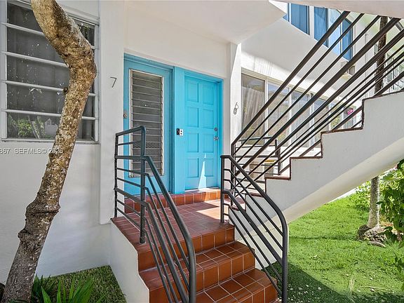 2nd image of 4720 Pine Tree Dr APT 6