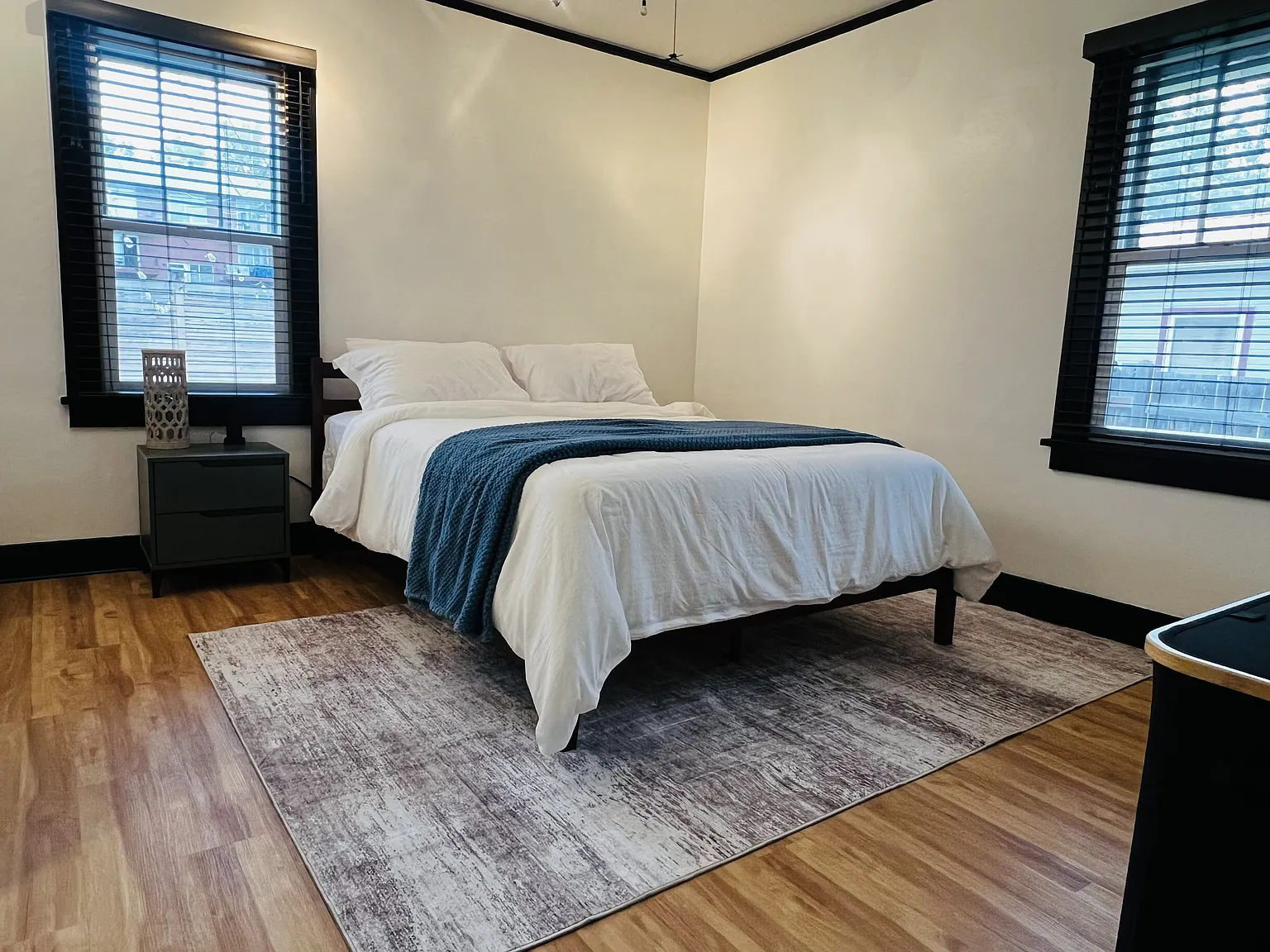 2 bed, 936 sqft, $2,450 — Photo 4