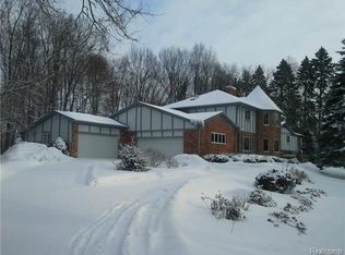 1950 Tiverton Rd, Bloomfield Hills, MI 48304