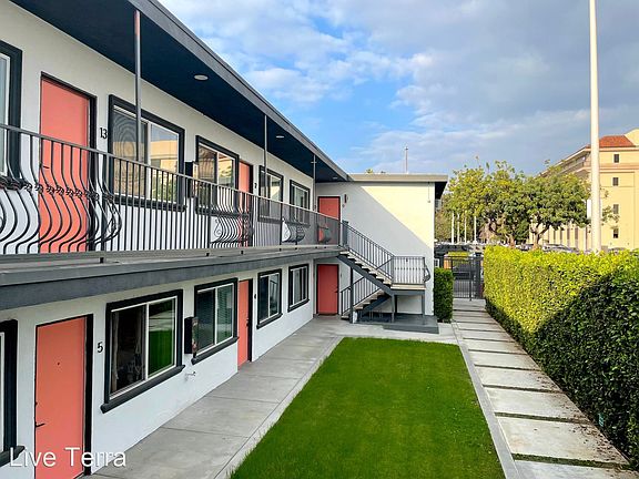 2nd image of 710 W 27th St #9081245