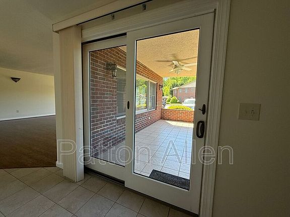 5th image of 1465 S Lakeshore Dr APT E2