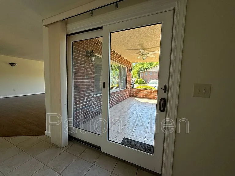 1465 S Lakeshore Dr #E2 — Photo 5