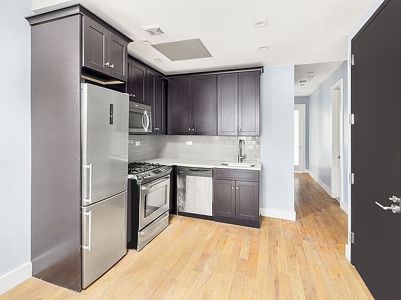 3rd image of 605 Onderdonk Ave #2L