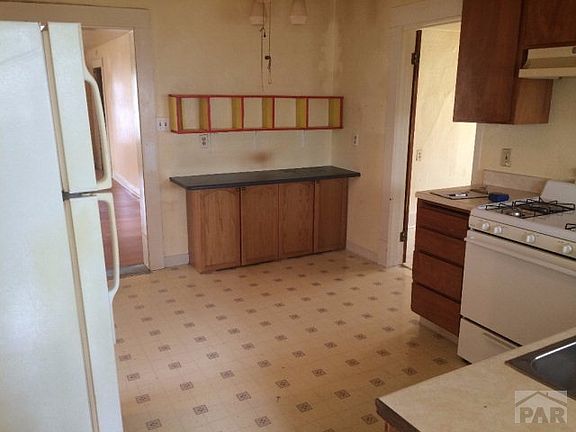 4th image of 419 Sherman Ave