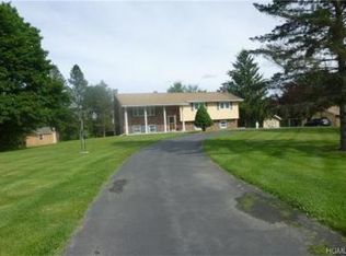 327 Winterton Rd, Bloomingburg, NY 12721