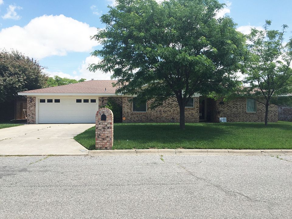 1st image of 2332 Cherokee Dr