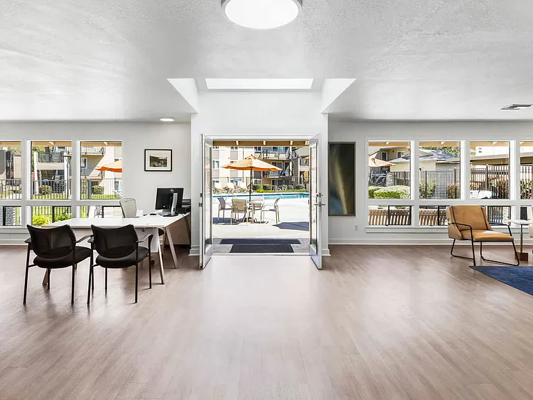 Leasing Center
