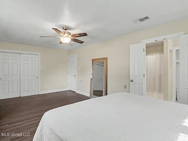 412 Woodland Park Dr — Photo 13