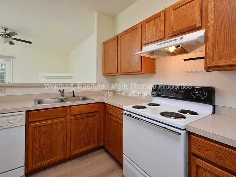1326 Holly Grove Way — Photo 10