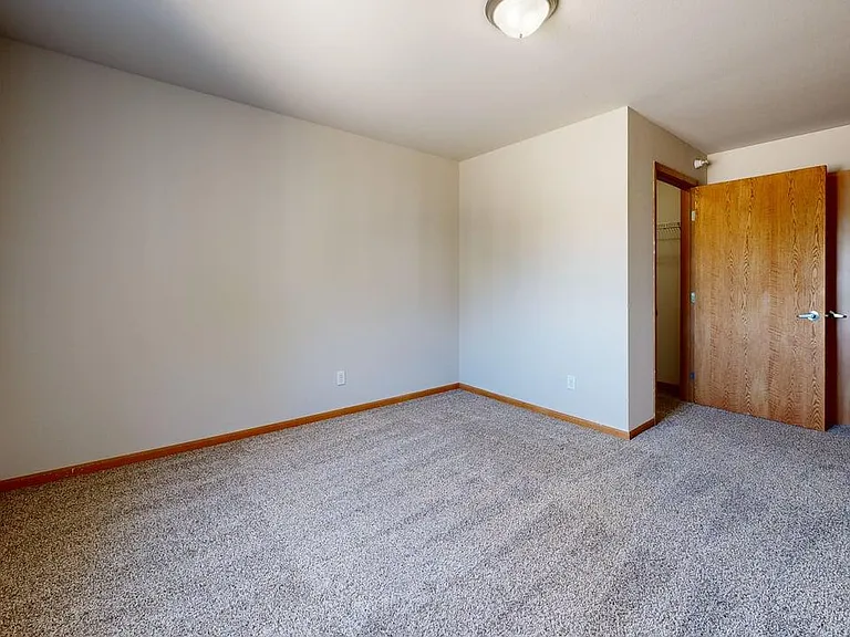 Fox Run Apartments — Photo 20
