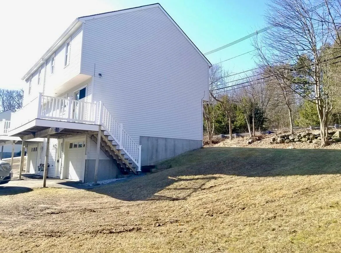 Building Photo - 142 N Main St #A