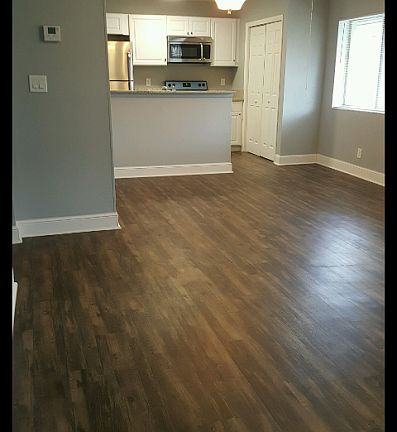 3rd image of 910 E Tiffany Dr APT 1
