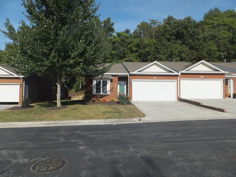1st image of 32 Stoneridge Ln