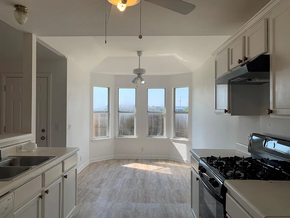 210 Evergreen Cir