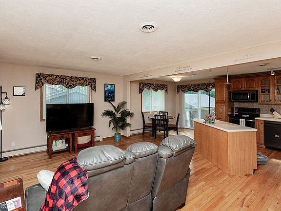 3rd image of 5721 SE 7th Ct