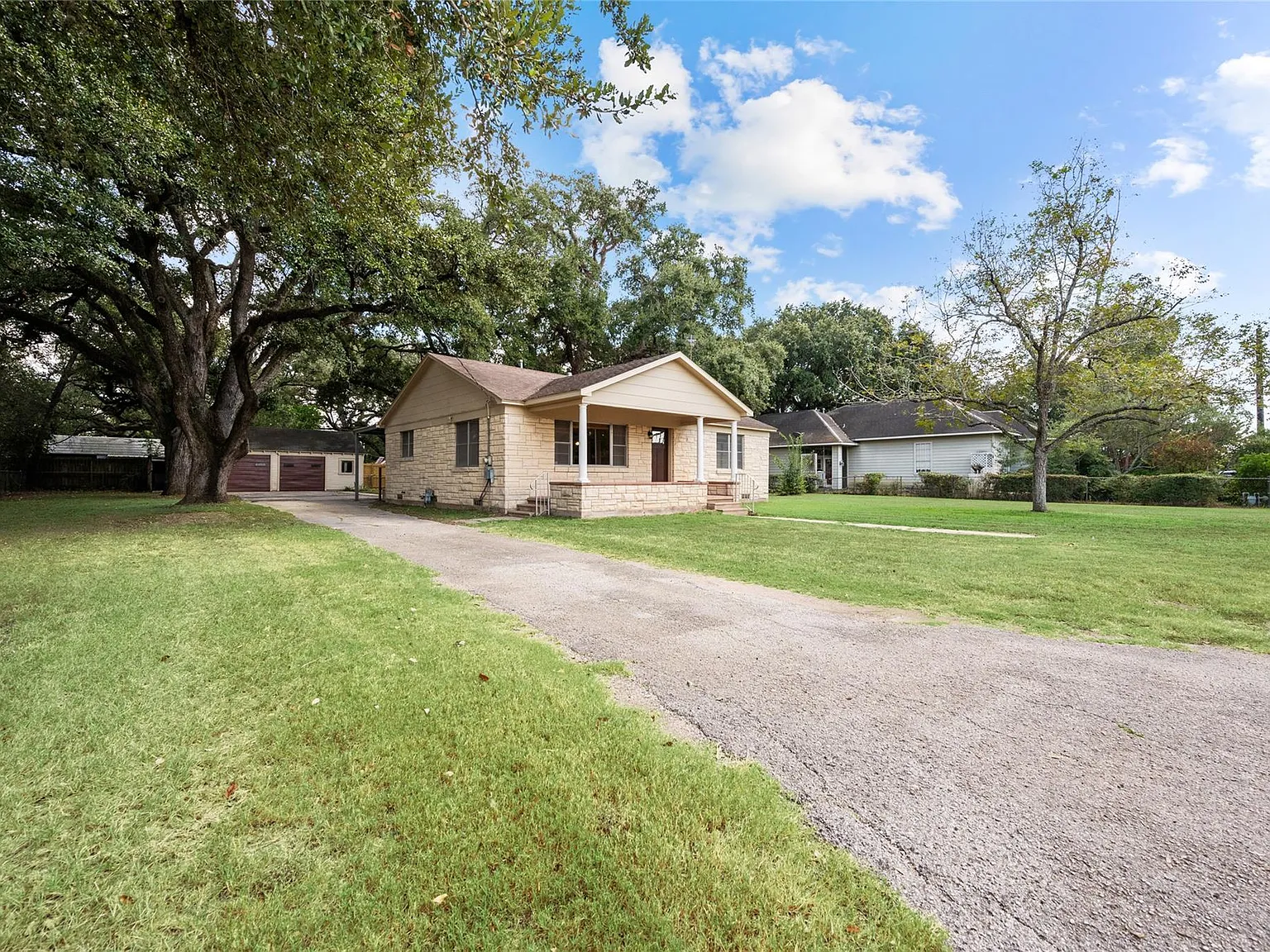 2 bed, 1.0 bath, 1440 sqft, $1,700 — Photo 3
