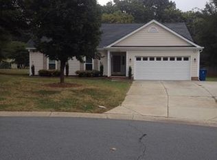 13734 Tynecastle Ln, Matthews, NC 28105