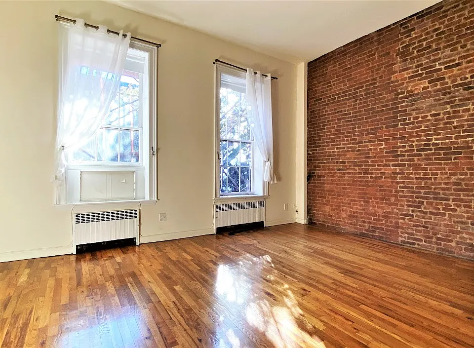 53 W 84th St #3
