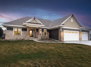 N75W25023 Beverly Ln, Sussex, WI 53089