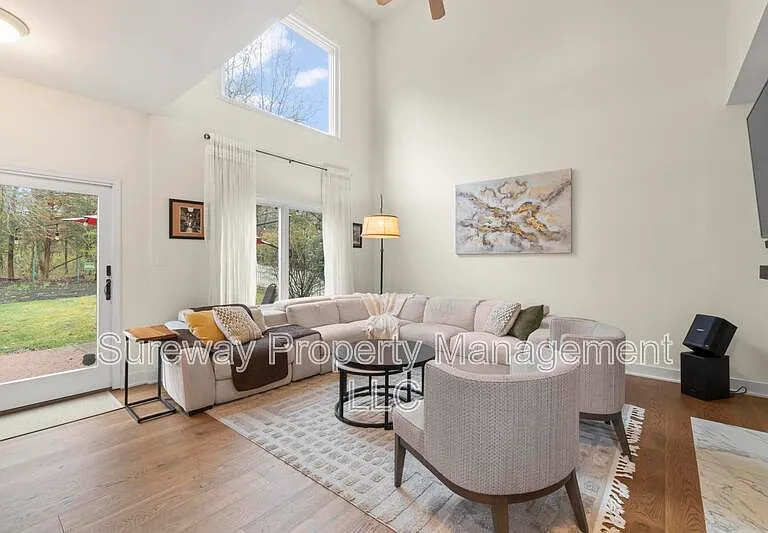 41 Rutgers Ln — Photo 8