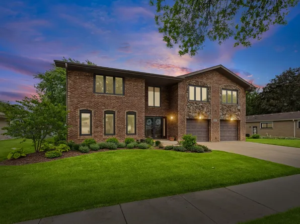 1227 S Highland Ave, Arlington Heights, IL 60005