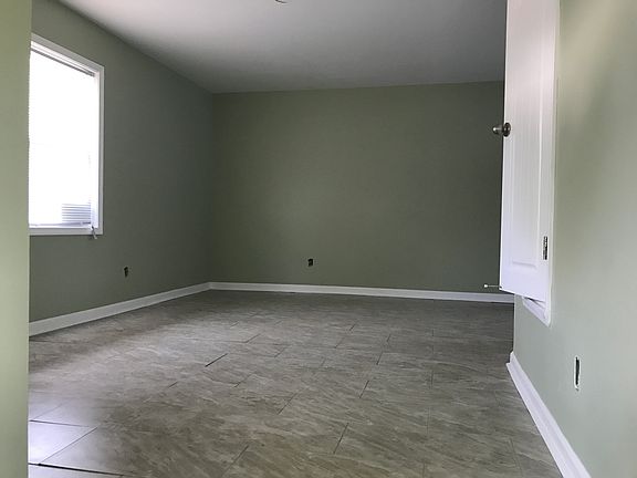 2nd image of 940 Jw Williams Ln APT 1