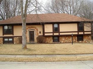 706 Southcrest Ct, Saint Joseph, MO 64506
