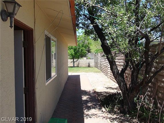 4th image of 510 Shoshone Way