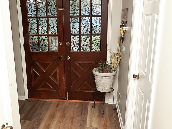 4th image of 124 Timber Ridge Dr