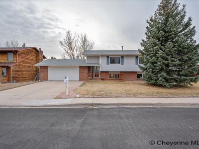 5241 Atlantic Dr, Cheyenne, WY, 82001