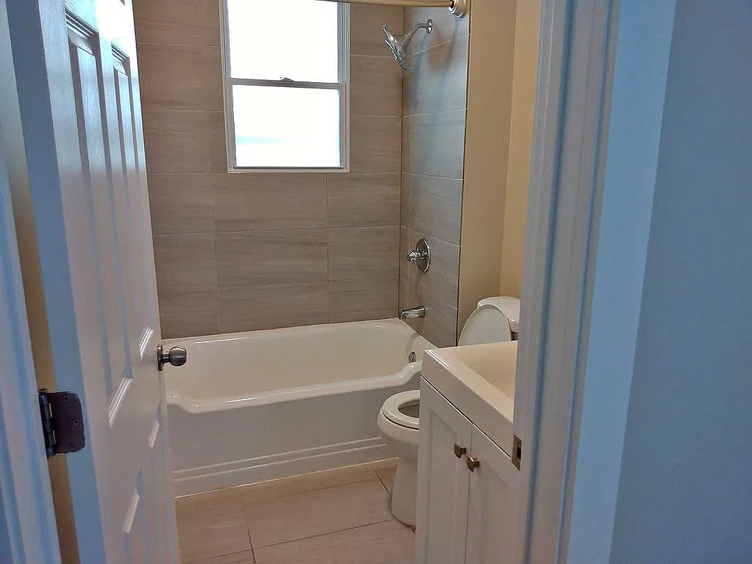 2 bed, 850 sqft, $2,400 — Photo 4