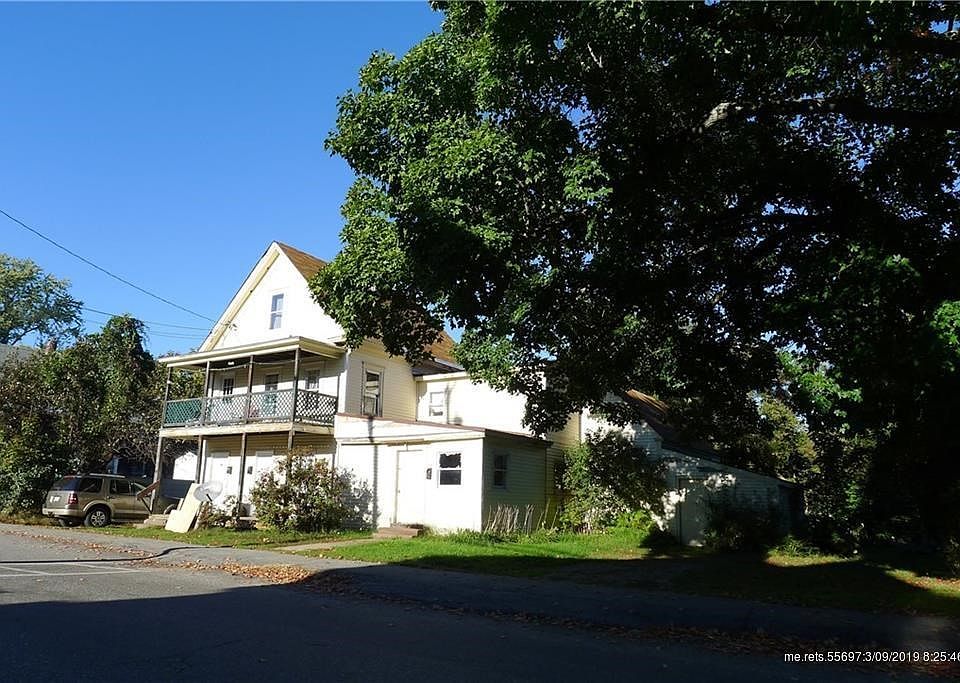 Large 1st floor, 4 BR apartment