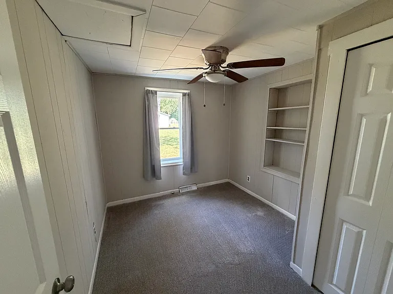 895 Schust Rd — Photo 4