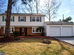 13015 Maple View Ln, Fairfax, VA 22033