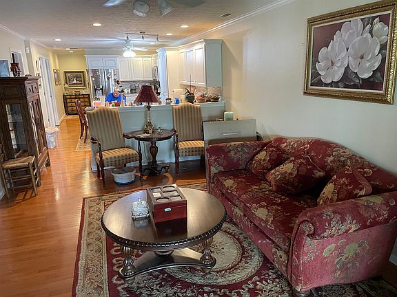 5th image of 202 2nd St W APT C