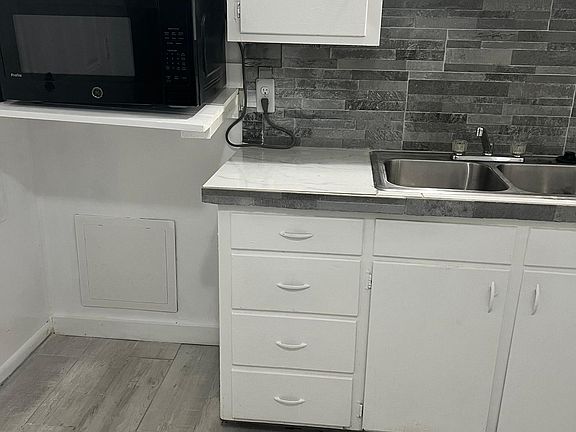 4th image of 624 Park Ln