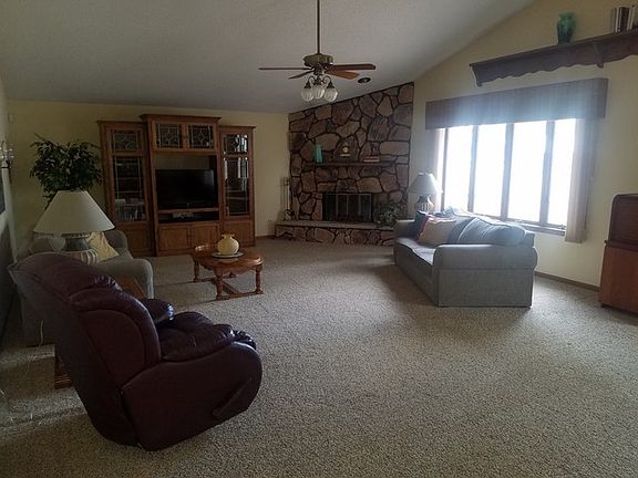 4th image of 6636 W 88th St