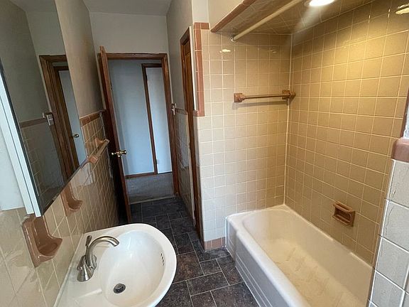 4th image of 737 Allegheny River Blvd APT 1