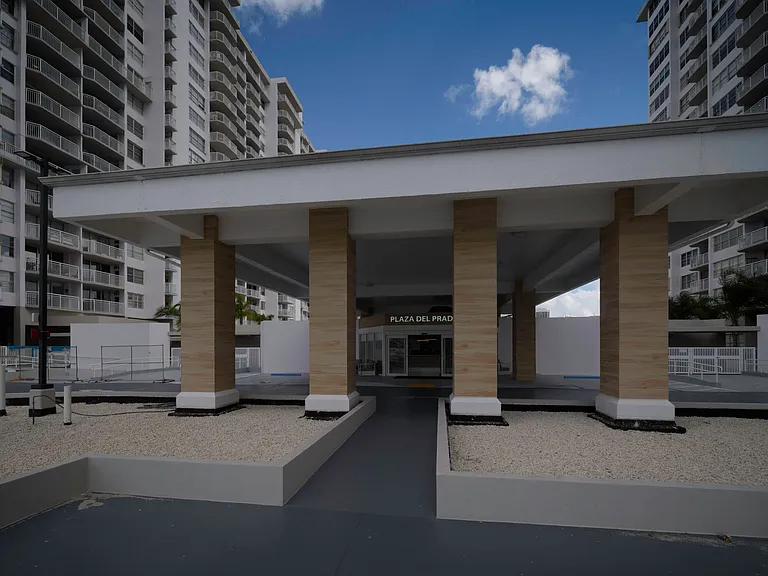18081 Biscayne Blvd #403 — Photo 11