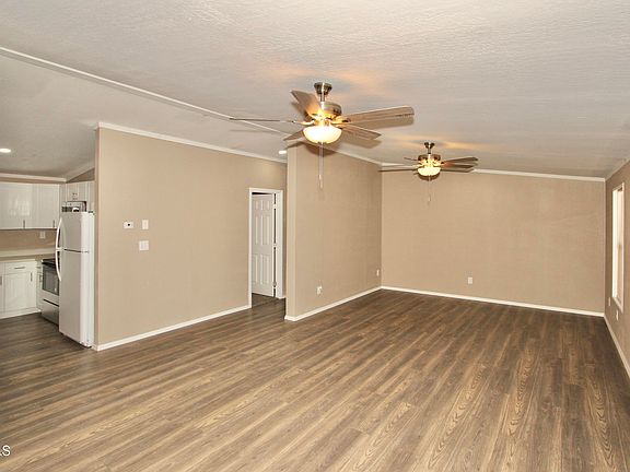3rd image of 3723 N SOUTH DAKOTA Avenue