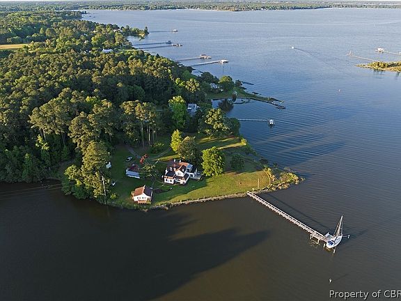 3rd image of 8136 White Hall Landing Ln