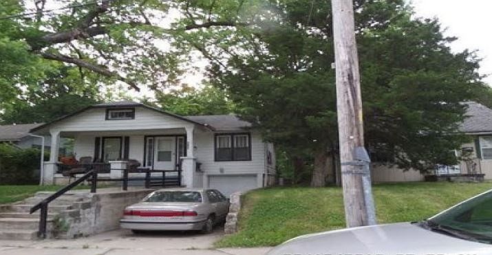 2nd image of 5831 Jackson Ave