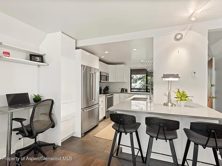 1326 Vine St #1326 — Photo 5
