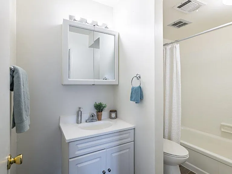 Country Village Apartment Homes — Photo 13