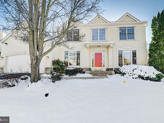 3rd image of 305 Marjorie Ln
