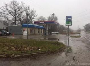 4520 Joslyn Rd, Lake Orion, MI 48359