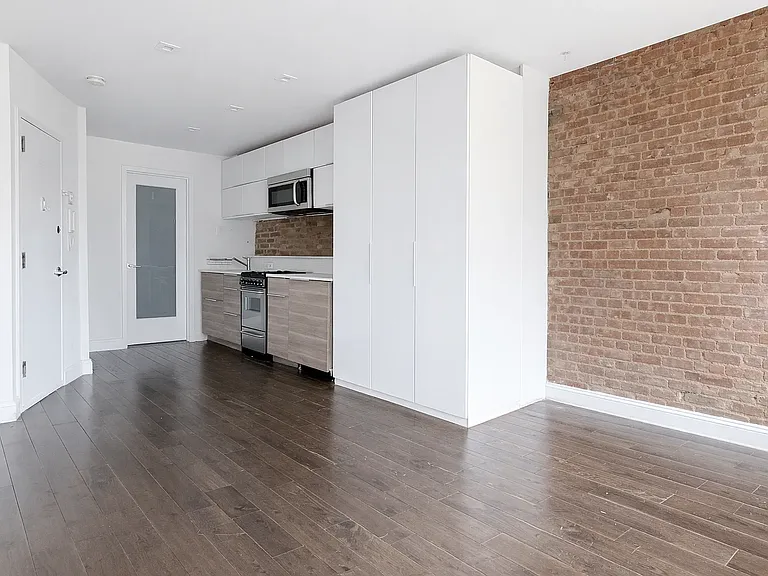 86 Clinton St #2 — Photo 2