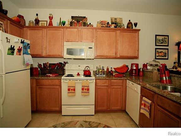 4th image of 44253 Apple Blossom Dr