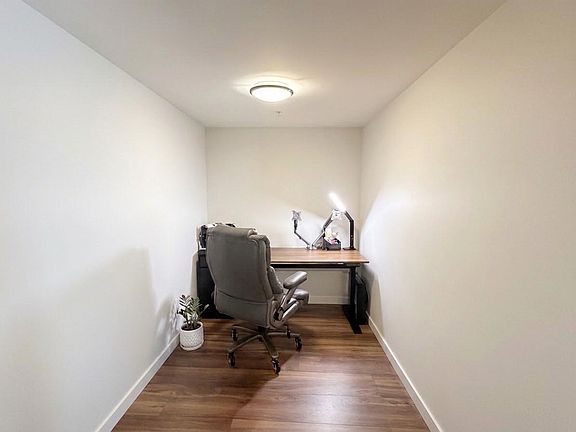 5th image of 8699 Hazelbridge Way #8XX