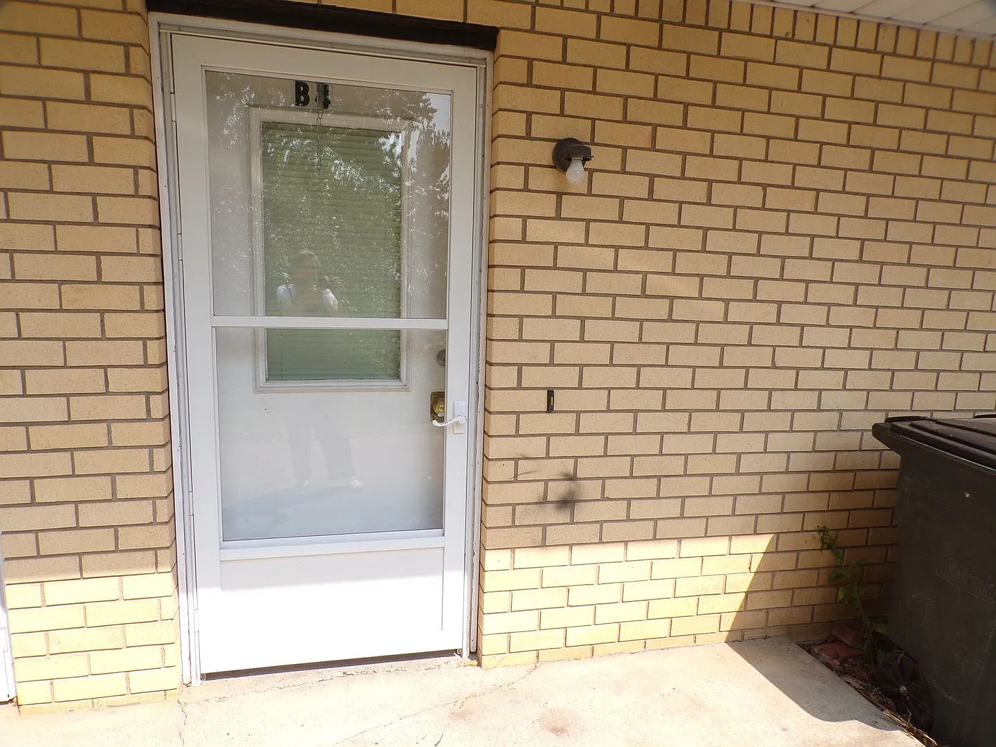 875 Fairview — Photo 2